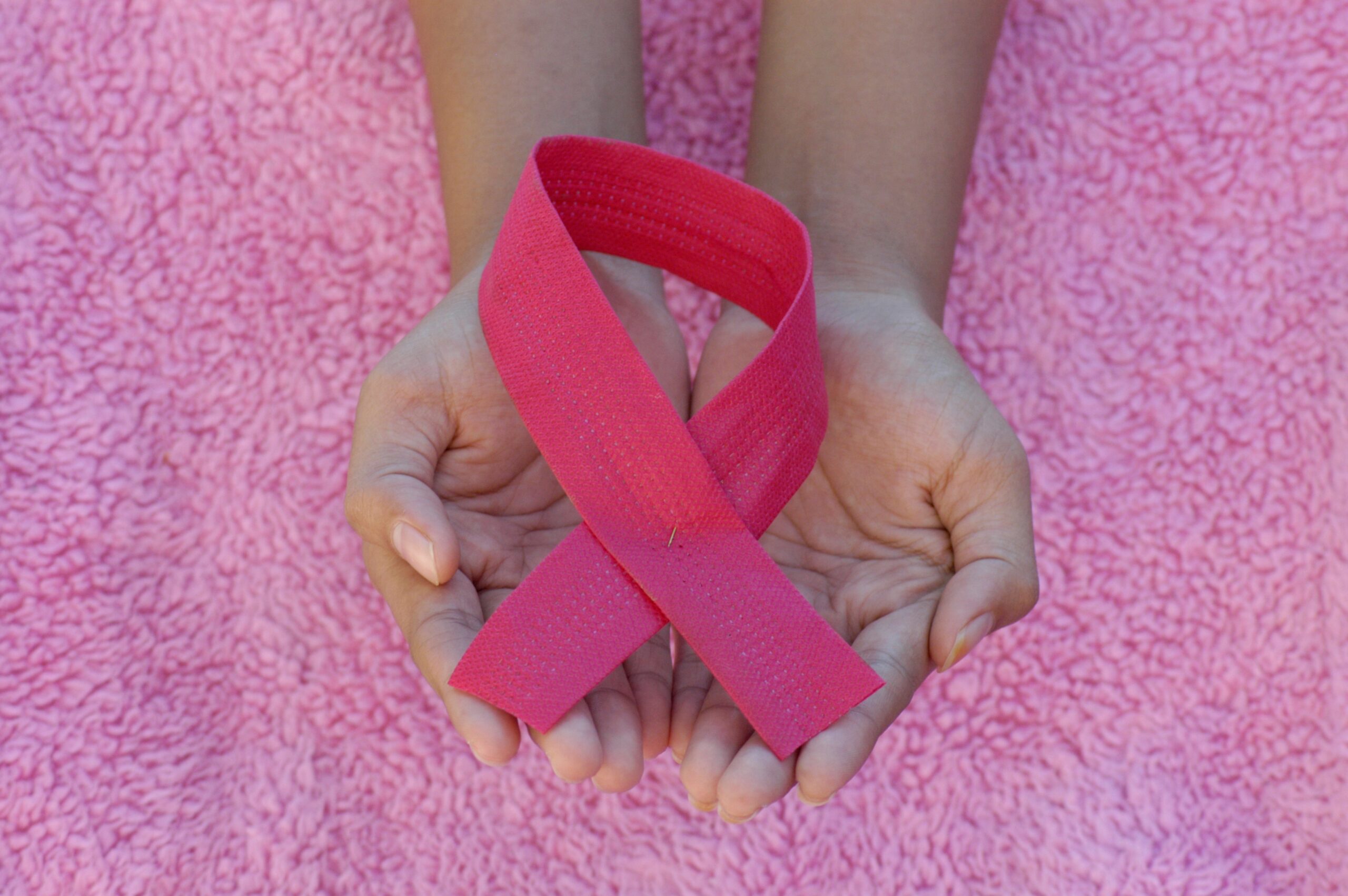 ruban rose contre le cancer